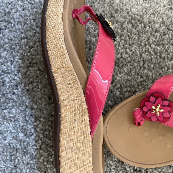 Vionic Pink Sandals - Picture 3 of 4